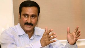  போக்சோ வழக்கு.. ஏன் இத்தனை பிரச்சினை! அன்புமணி ராமதாஸ் காதுக்கு போன டீடெய்ல்.. பறந்த அறிக்கை..! 