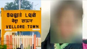 மாமியார் அடங்கல.. மருமகனுடன் குடும்பம் நடத்தும் அக்கிரமம்.. போலீசுக்கு ஓடிய  மாமனார்.. வேலூரில் பரபர