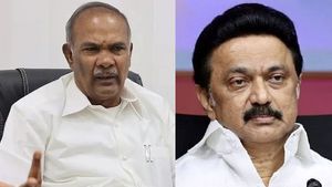 பரிதவிக்கும் விவசாயிகள்.. தொடர் மழையால் நெற்பயிர் சேதம்.. நிவாரணம் வழங்க சபாநாயகர் அப்பாவு கோரிக்கை!