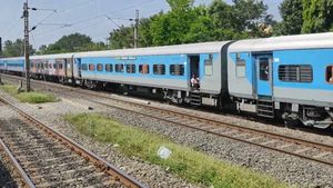 கோவை- மதுரை இன்டர்சிட்டி எக்ஸ்பிரஸ் செங்கோட்டை வரை நீட்டிக்கப்படுமா? பயணிகள் கோரிக்கை