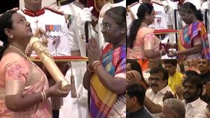 விஜயகாந்துக்கு பத்ம பூஷன்.. ஜனாதிபதியிடம் விருது வாங்கிய பிரேமலதா! சிறப்பே இதுதான்.. அதுதான் கேப்டன் 