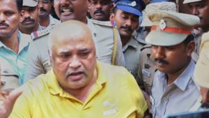 திடீர் நெஞ்சுவலி.. முன்னாள் டிஜிபி ராஜேஷ் தாஸை சொந்த ஜாமினில் விடுவித்தது திருப்போரூர் நீதிமன்றம்! 
