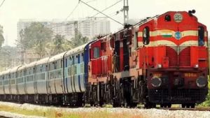  சென்னை பீச் - வேலூர் கண்டோன்மெண்ட் - திருவண்ணாமலை வழித்தடத்தில் தாமதமாகிறது பாசஞ்சர் ரயில் சேவை! 