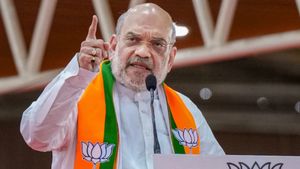  அமித் ஷா மீது பாய்ந்தது வழக்கு.. ரோடு ஷோவில் தேர்தல் விதிமீறல் புகாரில் தெலுங்கானா போலீசார் அதிரடி!