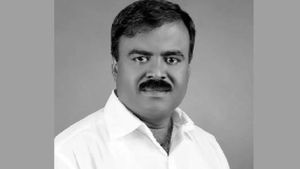  நெல்லை ஜெயக்குமார்..திடீர் ட்விஸ்ட்! கையெழுத்து அவருடையது தானா? மகன்களிடம் கிடுக்குப்பிடி விசாரணை..!