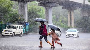  போஸ்டர் அடி..வருண பகவான் ரெடி! சுழலும் சக்கரம்..சூளும் கருமேகம்! இந்த நாளில் மழை கன்பாஃர்ம்..!