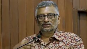  கண்மூடித்தனம்.. அம்மியில் அரைத்தால்தான் சூப்பரான சமையலா? விஞ்ஞானி வெங்கடேஸ்வரன் ‘நறுக்’