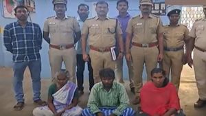 2 பேரும் கருப்பு.. குழந்தை மட்டும் எப்படி சிவப்பு.. அடித்தே கொன்ற தம்பதி.. ஆடிப்போன சிவகங்கை 