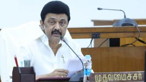 தேர்தல் ஆணைய அனுமதி பெற்று மருத்துவ மாணவர்கள் குடும்பத்திற்கு நிவாரணம்.. முதல்வர் ஸ்டாலின் அறிவிப்பு