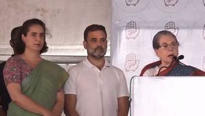 ராகுல் குறித்து பேசும் போது.. சட்டென எமோஷ்னலான சோனியா காந்தி.! ரேபரேலியில் நெகிழ்ச்சி சம்பவம்