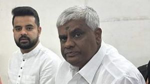  பேரன் பிரஜ்வல் ரேவண்ணா மீதான பாலியல் புகார்: பலருக்கு தொடர்பு இருக்கு.. திடுக் தகவலை சொன்ன தேவகவுடா