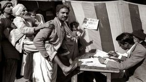 ஆச்சரியம்தான்! 53 கட்சிகள், 68 கட்டங்களாக 4 மாதங்கள் நடந்த 'இந்தியா'வின் முதல் லோக்சபா தேர்தல்! 