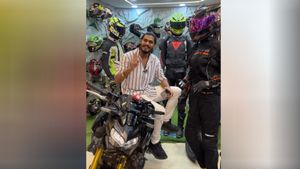  மீண்டும் சிக்கலில் டிடிஎஃப் வாசன்.. பிரதமர் அலுவலகத்துக்கே பறந்த புகார்.. கடைக்கு போலீசார் நோட்டீஸ்!