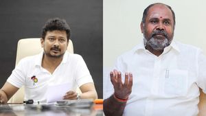  ’விளையாட்டு’ தனமாய் அமைச்சர்! நீட் தேர்வு இருக்கு..லண்டன் பயணம் எதற்கு? ஆரப்பரித்த ஆர்பி உதயகுமார்.!