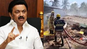  பட்டாசு ஆலை விபத்தில் 8 பேர் பலி.. உடனே விருதுநகர் கலெக்டருக்கு போன் போட்ட ஸ்டாலின்!