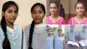  எத்தனை பேரு.. லிஸ்ட் பெருசா போகுதே..! 10th ரிசல்ட்டில் கலக்கிய ஆறு ட்வின்ஸ்..! எல்லாமே 400க்கு மேல!