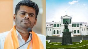  அண்ணாமலை மீது கிரிமினல் வழக்கு தொடர ஆளுநர் அனுமதி உத்தரவு பிறப்பிக்கவில்லை.. ஆளுநர் மாளிகை மறுப்பு!