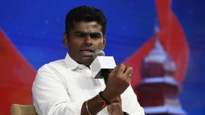 எத்தனை வழக்குனாலும் போடுங்க.. என்னை தடுத்து நிறுத்த முடியாது.. அண்ணாமலை பரபர 