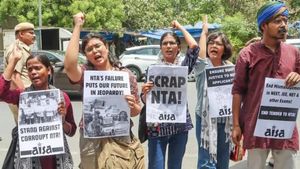 நீட், நெட் உள்ளிட்ட தேர்வுகளில் முறைகேடு செய்தால் ரூ1 கோடி அபராதம், 10 ஆண்டு ஜெயில்- சட்டம் அமலானது! 