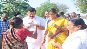 ‛‛நேரில் சந்திக்க முடியலை’’..செந்தில் பாலாஜிக்கு வருத்தத்தோடு ஜோதிமணி நன்றி! போட்டோ தான் ஹைலைட் 