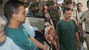  பகவத் கீதை, வீட்டு சாப்பாடு ஓகே.. கடைசி நொடியில் கெஜ்ரிவால் வைத்த மற்றொரு கோரிக்கை! என்ன தெரியுமா