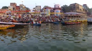 கங்கை நதி நீர் மட்டம் வரலாறு காணாத சரிவு.. வாரணாசியில் வற்றிப்போனது ஏன்.. அதிர்ந்த விஞ்ஞானிகள் 