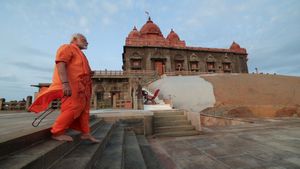  தியானம் முடிந்து வெளியே வரப்போகும் மோடி.. விவேகானந்தர் பாறையில் இருந்து சுற்றுலா பயணிகள் வெளியேற்றம்