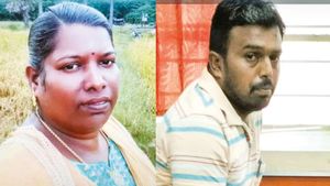 ராமநாதபுரம் சித்ரா தேவி.. கமுதி ஆபிஸில் கையும் களவுமாக சிக்கி.. கடைசியில் இப்படி ஆகிடுச்சே 