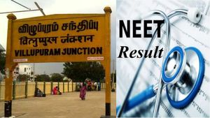நீட் தேர்வு முடிவுகள்: 720-க்கு 720 மதிப்பெண்களை பெற்ற விழுப்புரம் மாணவர்! குவியும் பாராட்டுகள் 