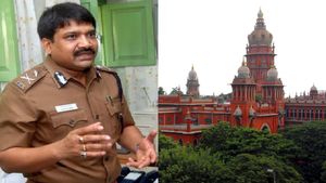 ஐபிஎஸ் அதிகாரி பிரமோத் குமார் பணம் பறித்ததாக வழக்கு.. சென்னை ஹைகோர்ட் அதிரடி உத்தரவு 
