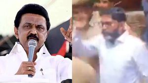  பொய் வழக்கு போடுவதில்தான் கவனமா இருக்காங்க.. முதல்வர் ராஜினாமா செய்யனும்..  சவுக்கு சங்கர் கோஷம்