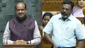 முதல் நாளே லோக்சபாவில் சபாநாயகர் ஓம் பிர்லாவுக்கு டோஸ்+நெருக்கடி கொடுத்த விசிக திருமாவளவன்! 