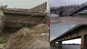 சல்லி சல்லியா நொறுங்கிடுச்சே.. பீகாரில் திறப்பு விழாவுக்கு முன்பே இடிந்து விழுந்த பாலம்! என்னாச்சு?