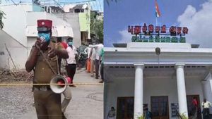 யாரும் வீட்டில் உணவு சமைக்க வேண்டாம்.. விஷ வாயு கசிந்த பகுதியில் வீடு வீடாக உணவு வழங்கும் அரசு 
