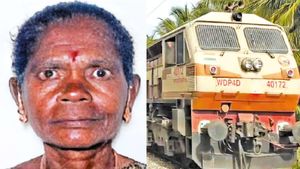 மதுரை-போடி இடையே  121 கிமீ வேகத்தில் இயக்கப்பட்ட ரயில்.. ஆண்டிபட்டியில் ஆடுகளுடன் பாய்ந்த மீனாட்சி 
