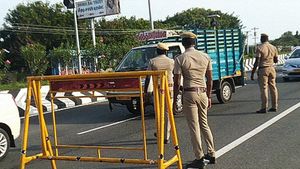 சென்னை ஈசிஆரில் ரூ.2 கோடி ஆக்கிரமிப்பு நிலம் மீட்பு..  39 வீடுகளுக்கு சீல் வைக்க முடிவு 