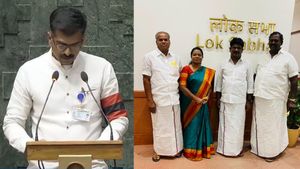  குடும்பத்தினரை அல்ல.. டெல்லிக்கு அழைத்துப் போன 4 பேர் யார் தெரியுமா? உணர்ச்சி வசப்பட்ட துரை வைகோ!