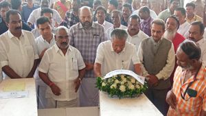 7 ஆம்புலன்ஸ்.. தனித்தனி ரூட்! சொந்த ஊருக்கு கொண்டு செல்லப்படும் குவைத்தில் பலியான தமிழர்களின் உடல்! 