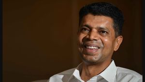 விகே பாண்டியன் மீண்டும் ஐஏஏஸ் பணியில் சேருகிறாரா?  மத்திய அரசு பச்சை கொடி காட்ட வாய்ப்பு? 