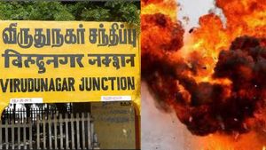 காலையிலேயே அதிர்ச்சி.. விருதுநகர் சாத்தூர் அருகே பட்டாசு ஆலையில் வெடி விபத்து - 3 பேர் உயிரிழப்பு  