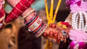  சென்னையில் மாலையில் பையனுடன் நிச்சயதார்த்தம்.. இரவில் காதலனை வீட்டுக்கே அழைத்த மாணவி.. திரில்லிங் 