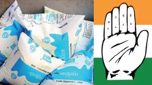  முதலில் பெட்ரோல், அடுத்து பால் விலை! மக்களை வாட்டி வதைக்கும் கர்நாடக காங்கிரஸ் அரசு!