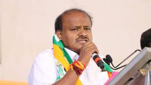 வேளாண்துறையேதான்.. ஜேடிஎஸ் குமாரசாமி அடம்!  மத்திய அமைச்சர் பதவிக்கு மோதும் கர்நாடகா 'பாஜக தலை'கள்! 