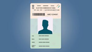 நீங்கள் 18 வயதானவரா? முதல் முறை வாக்காளரா? வாக்காளர் அடையாள அட்டை வீடு தேடி வர இதோ வழிகள்! 