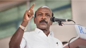 தாமதமாக வந்தால் அனுமதி இல்லை.. பிறகு எப்படி கருணை மதிப்பெண்.. பாயிண்ட்டை பிடித்த மா.சுப்பிரமணியன் 
