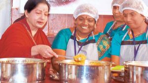  “அம்மா உணவகங்கள்” வேற லெவலா மாறப்போகுது.. புத்துயிர் ஊட்டும் சென்னை மாநகராட்சி! மக்கள் ஹேப்பி!