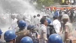 நீட்: ராஜஸ்தான், டெல்லி, மே.வங்கத்தில் போராட்டம்- தர்மேந்திர பிரதான் கொடும்பாவி எரிப்பு! 