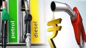 கர்நாடகாவில் பெட்ரோல், டீசல் விலை திடீரென உயர்வு.. லிட்டருக்கு ரூ.3 வரை உயர்கிறது! என்ன காரணம் 