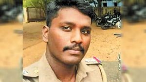 பிறந்த நாளில் குழந்தையை கொஞ்ச அனுமதி மறுத்த மனைவி.. சென்னையில் எஸ்ஐ எடுத்த விபரீத முடிவு 