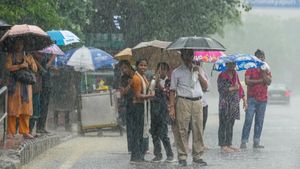  ஓட்டு எண்ணிக்கைக்கு இடையே 4 மாவட்டங்களில் மழைக்கு வாய்ப்பு.. வானிலை மையம் விடுத்த அலர்ட்!